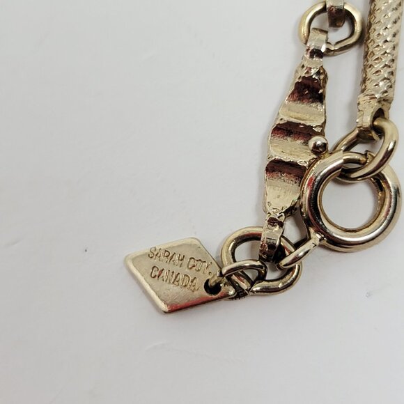 Vintage Sarah Coventry Canada 17" Gold Tone Textured Curved Bar Necklace *read* - Picture 3 of 5